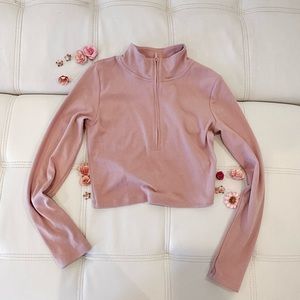 Aritzia Sunday Best Cropped Half zip